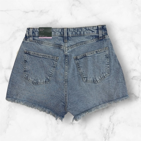 High-Rise Distressed Denim Shorts: Size 6 - Picture 4 of 4